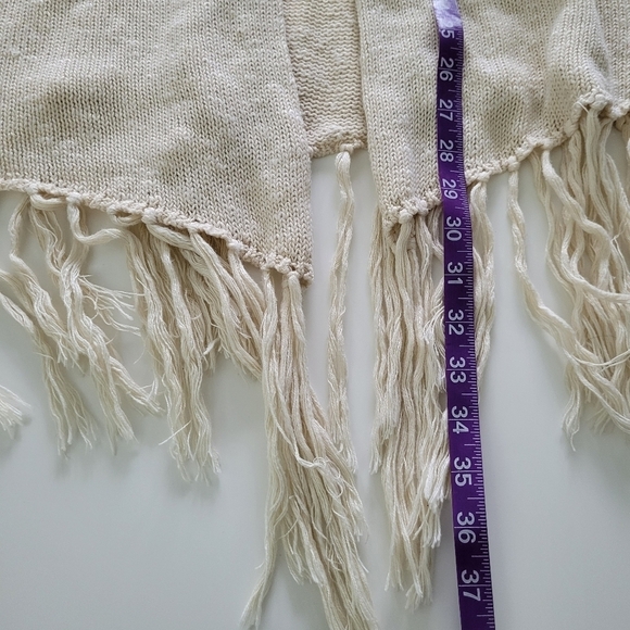 Alterd State cream knit fringe boho top - Picture 4 of 15